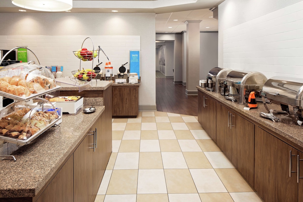 Hampton Inn Louisville Downtown - photo 26