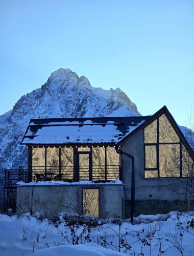 Grand Mountain Cottage