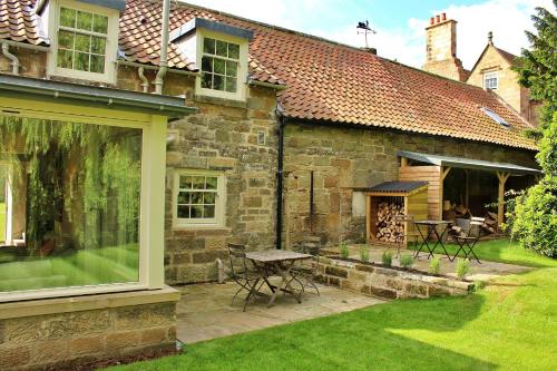 Finest Retreats Ingleby Manor Manor Cottage