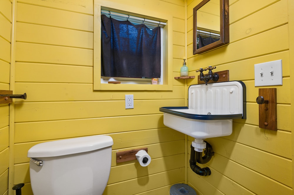 Tiny Digs Hotel of Tiny Houses - photo 117