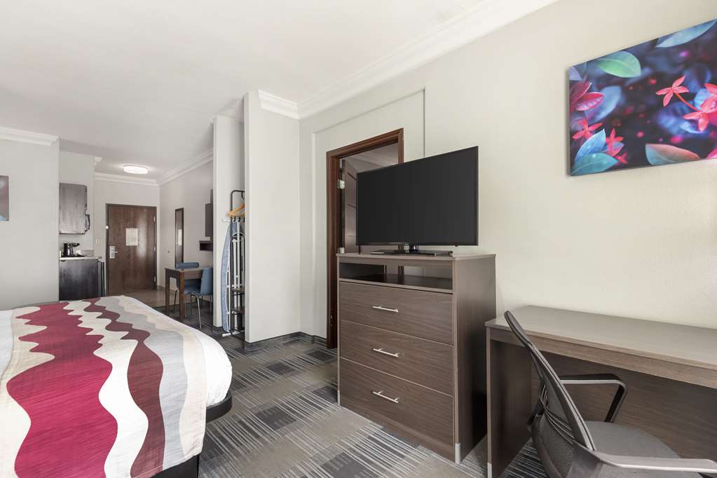 Best Western Medical Center North Inn & Suites Near Six Flags - photo 14