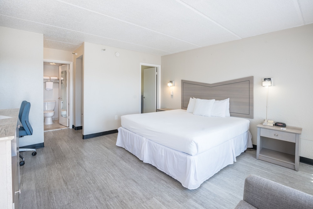Ocean Coast Hotel At The Beach - photo 15