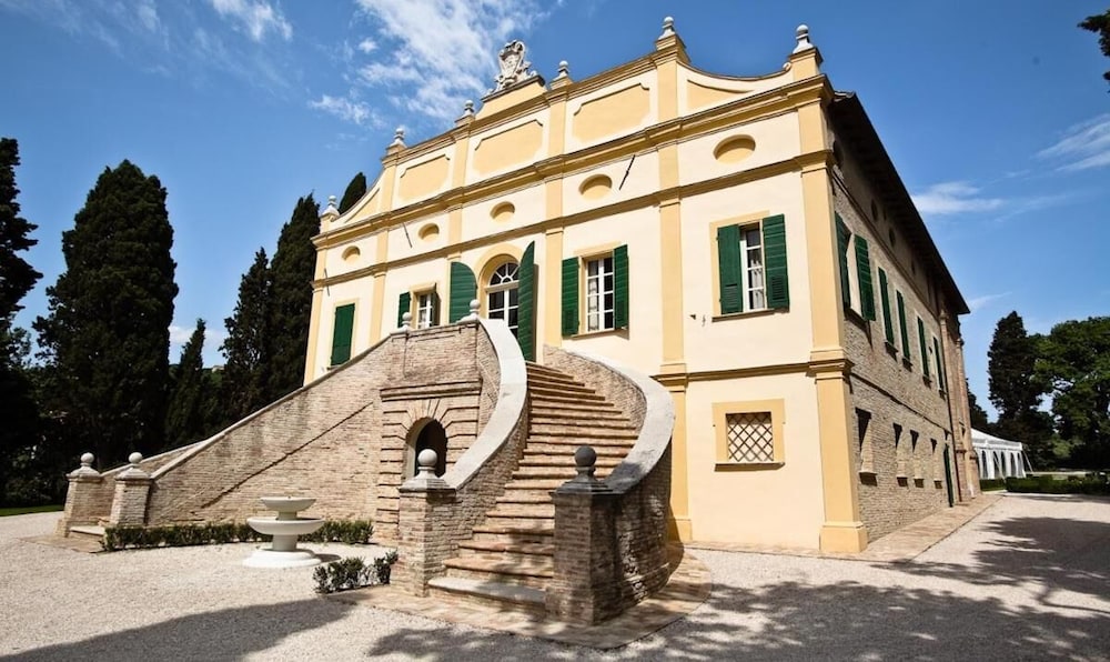 Villa Rinalducci — 4-Star Luxury Hotel in Fano, Italy