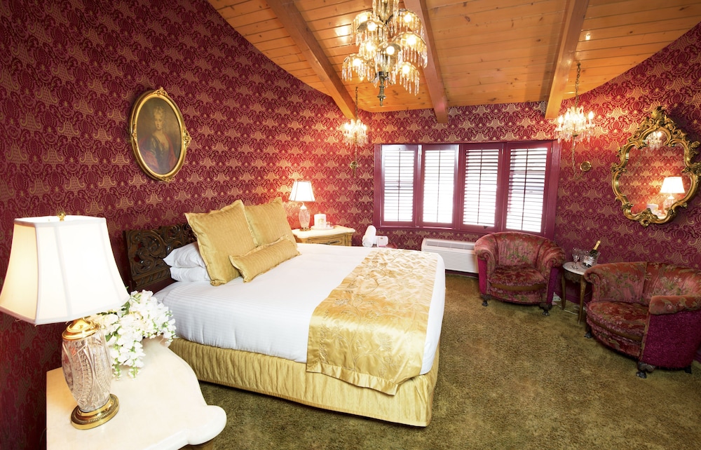 Madonna Inn - photo 45