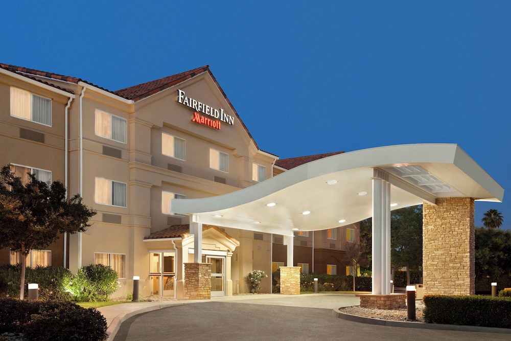 Fairfield Inn by Marriott Visalia Sequoia - carbon neutral hotel in Visalia
