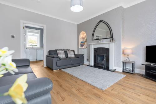 Crewe Apartment Stylish 2 bedroom apt Garden Free parking Edin City — 4-Star Luxury Hotel in Edinburgh, United Kingdom