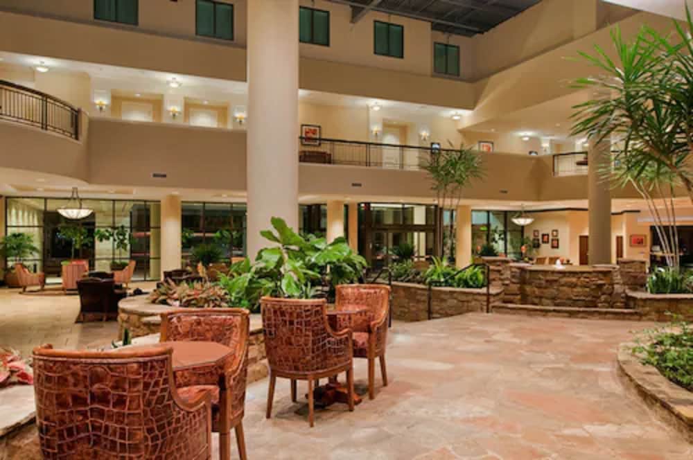Embassy Suites San Antonio Riverwalk Downtown - photo 6