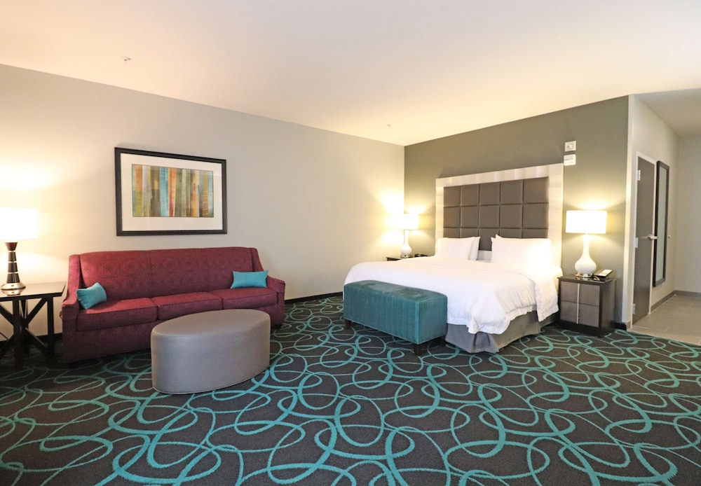 Hampton Inn Kearney - photo 12