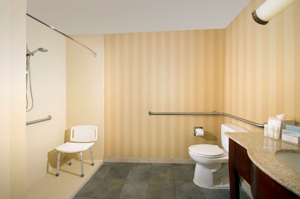 Hampton Inn & Suites San Antonio Airport - photo 17