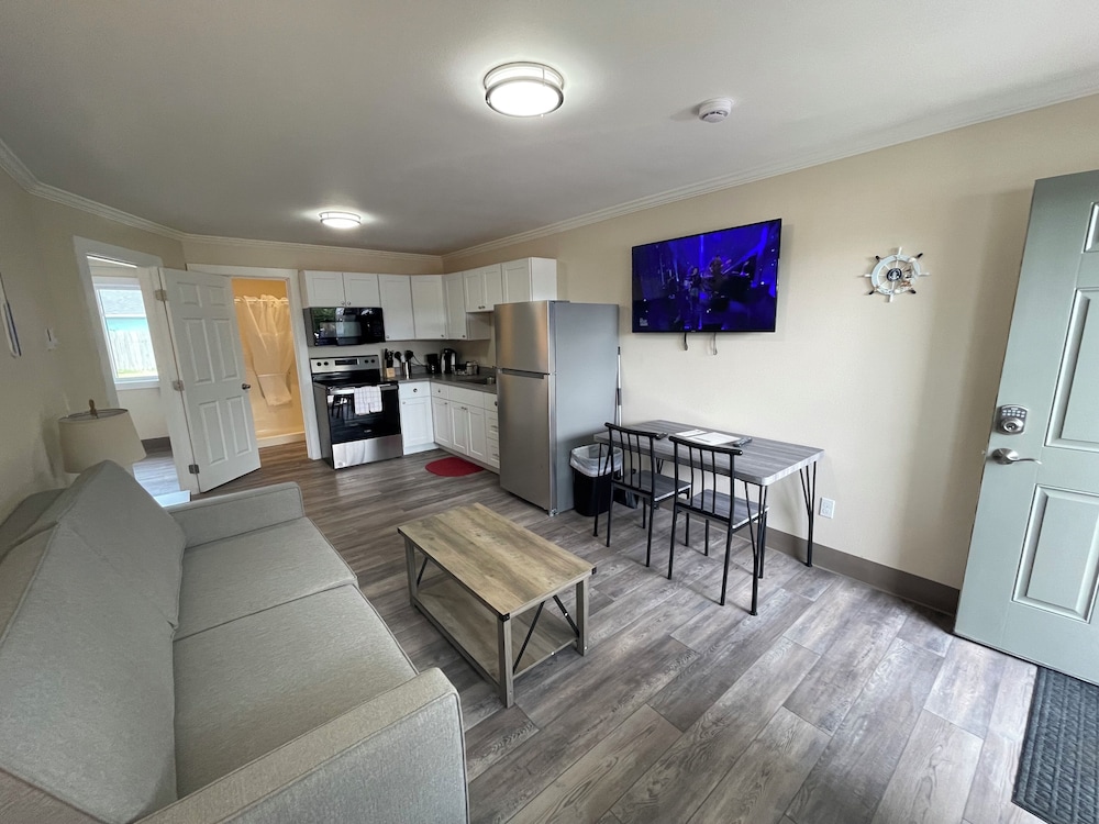 The Coastal Inn and Suites - photo 107