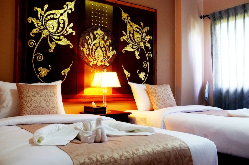 Ladawan Boutique Hotel — Bang Saphan