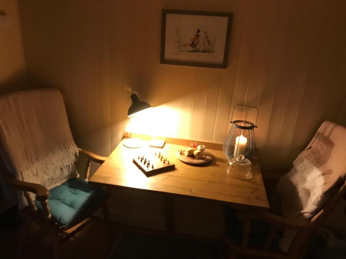 Phoenix Farm Shepherds Hut - last minute hotel in Liskeard