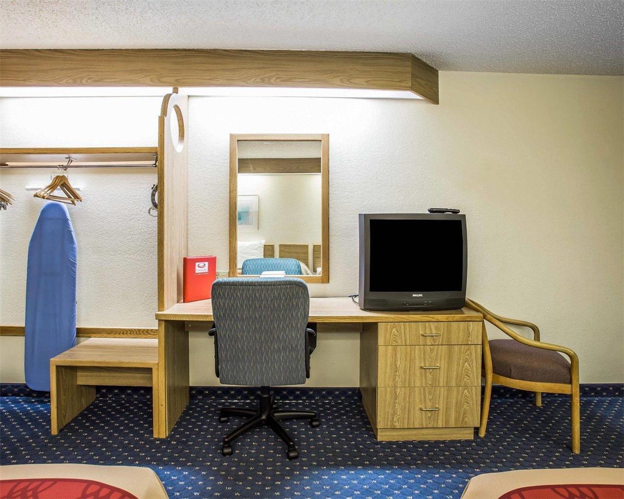 Econo Lodge Denver International Airport - photo 23