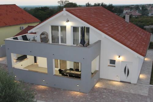 Vila Jela Poličnik — 4-Star Luxury Hotel in Policnik, Croatia