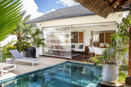 Charming villa with private pool — 4-Star Luxury Hotel in Grand Baie, Mauritius