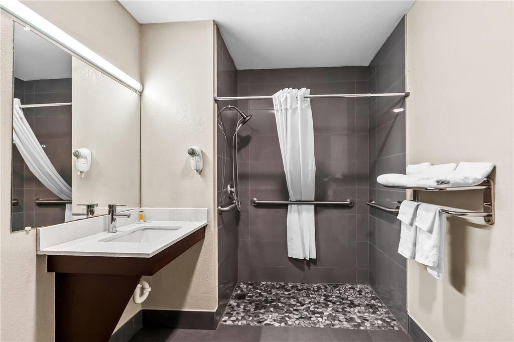 Days Inn by Wyndham Simpsonville - photo 15