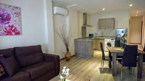 Apartamentos El Gallo — 4-Star Luxury Hotel in Marbella, Spain