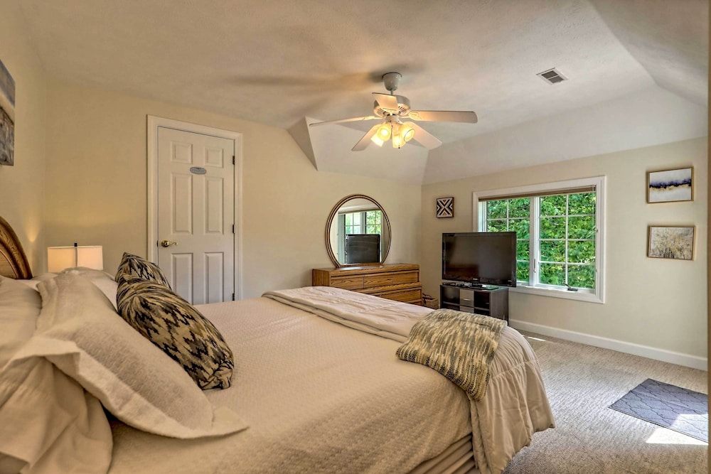 Chic Sky Valley Resort Home on Golf Course - photo 10