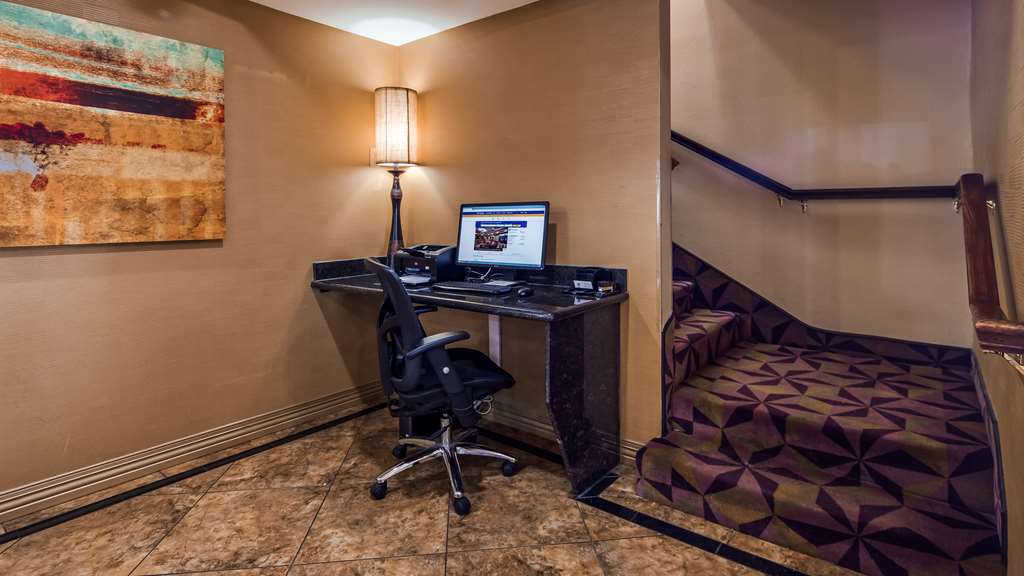 Best Western Manhattan Inn - photo 27