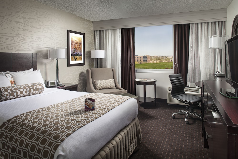 Crowne Plaza Phoenix Airport PHX by IHG - photo 4