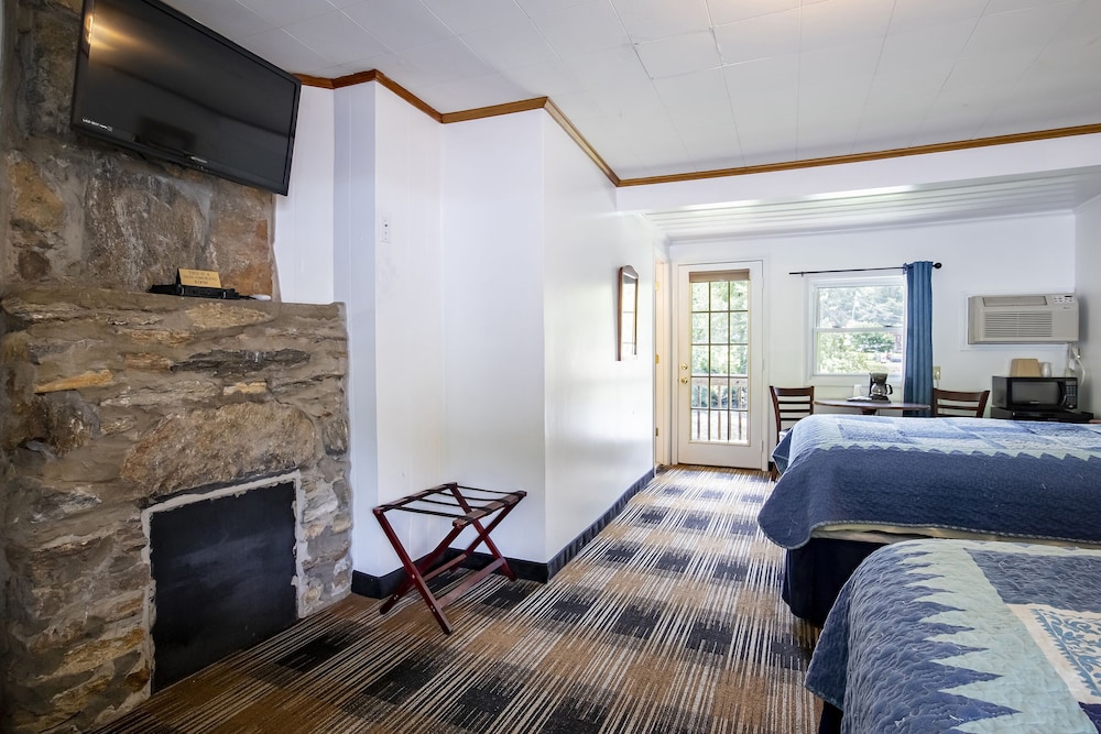 Lloyd's On The River Country Inn By Oyo - photo 24