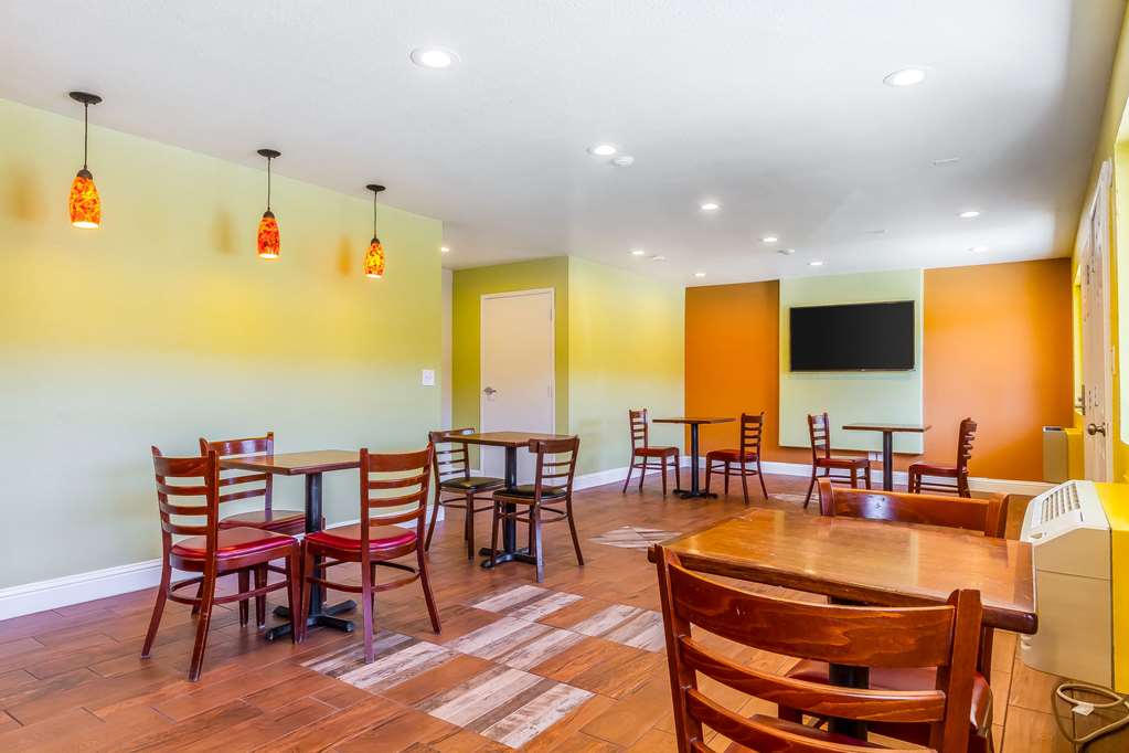 Rodeway Inn Wine Country - photo 24