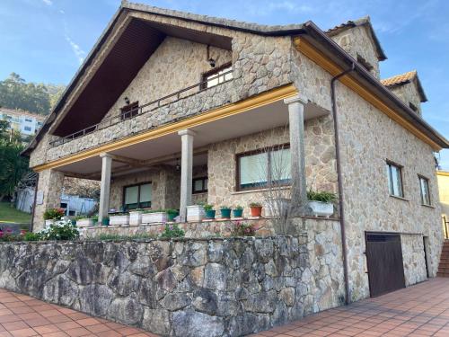 Chalet As Mimosas — 4-Star Luxury Hotel in Cangas Do Morrazo, Spain