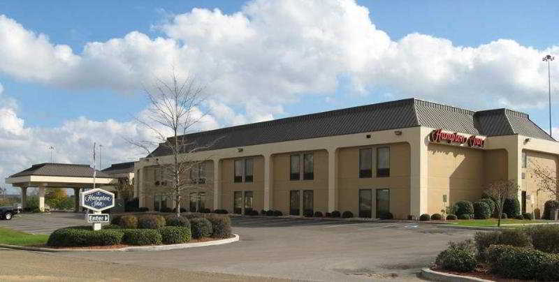Red Lion Inn & Suites Hattiesburg - photo 2
