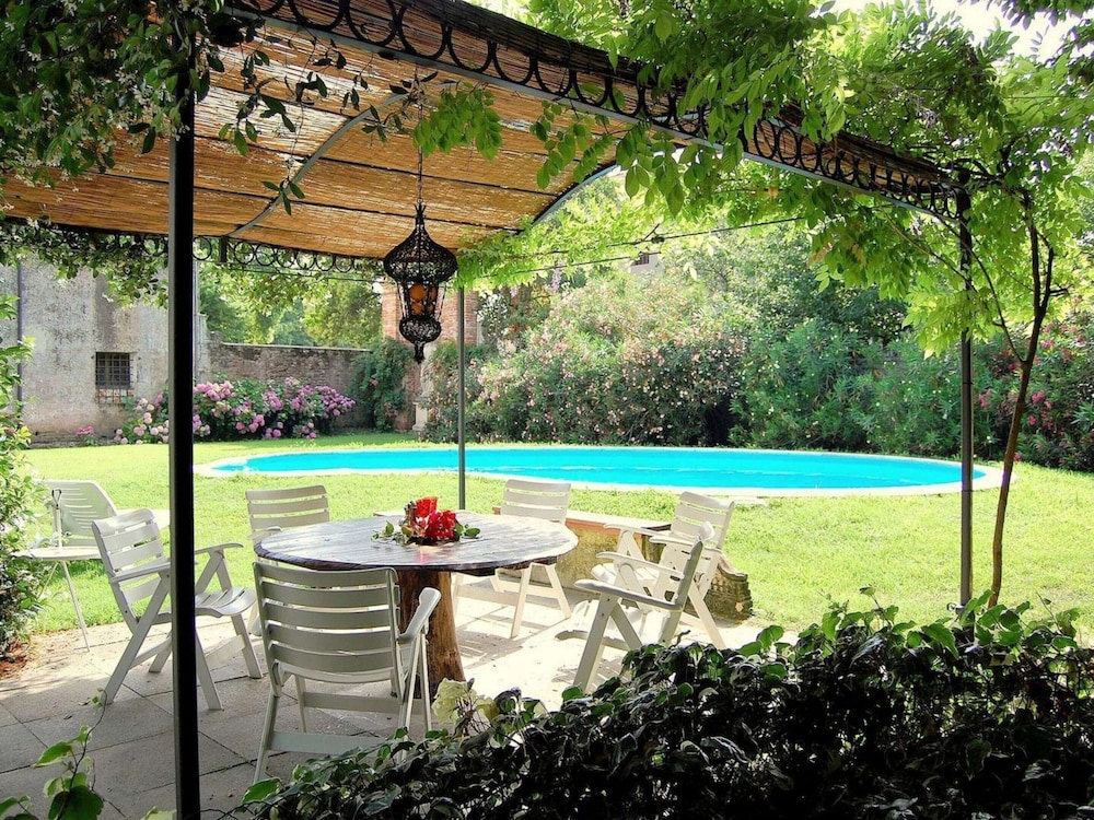 Villa in Venice With Private Pool & Park — 4-Star Luxury Hotel in Piombino Dese, Italy
