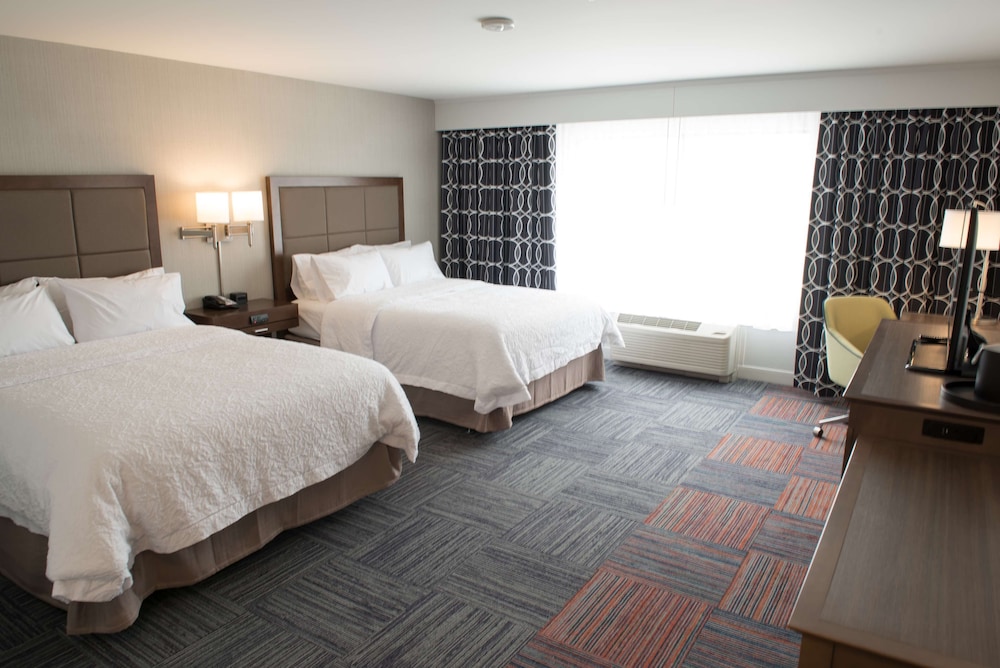 Hampton Inn & Suites Bay City - photo 12