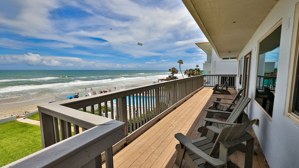 Driftwood Beach Motel - photo 82