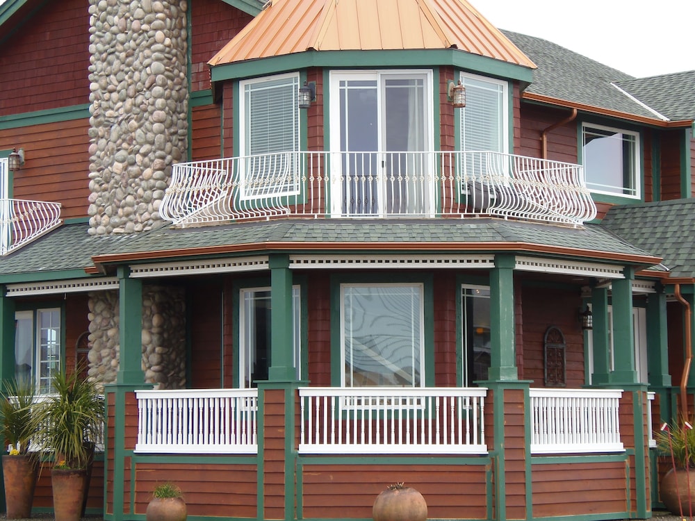 The Collins Inn and Seaside Cottages - photo 80