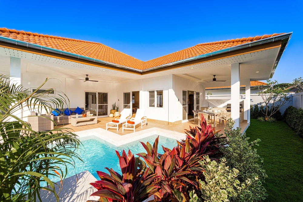 New Modern 3 Bedroom Pool Villa MB3 — 4-Star Luxury Hotel in Hua Hin, Thailand