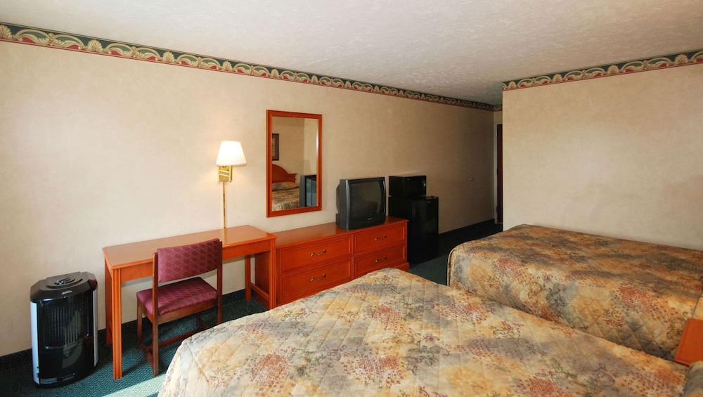 Beaver Dam Inn - photo 5
