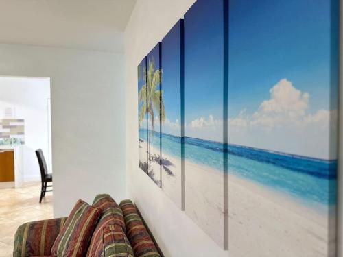 Relaxing Retreat 2BR Oasis with Pool and Outdoor BBQ in Pembroke Pines, United States