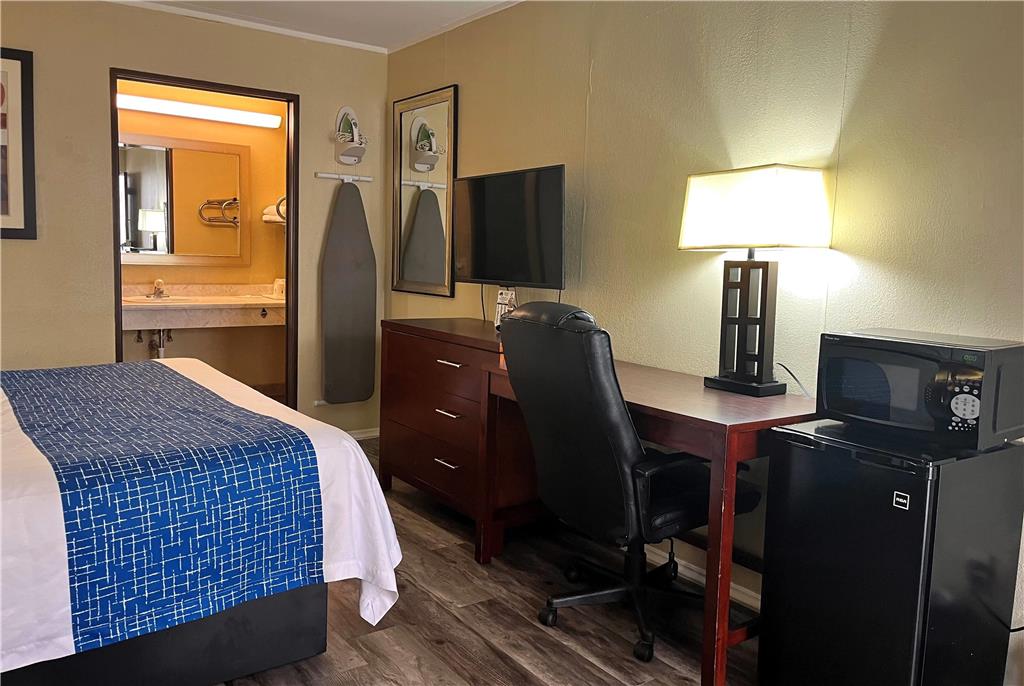 Travelodge by Wyndham Seymour - photo 15