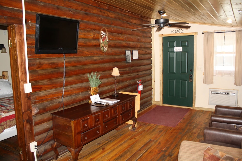 The Historic Wapiti Lodge - photo 64