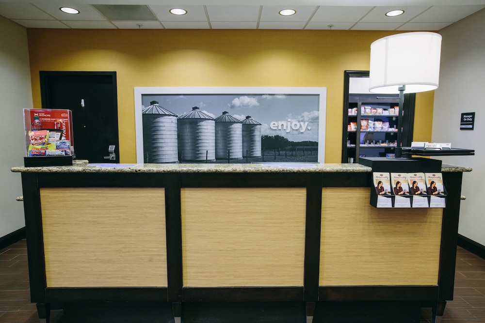 Hampton Inn & Suites Effingham - photo 8