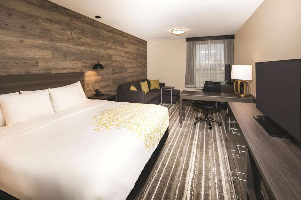 La Quinta Inn & Suites by Wyndham Atlanta South McDonough - photo 22