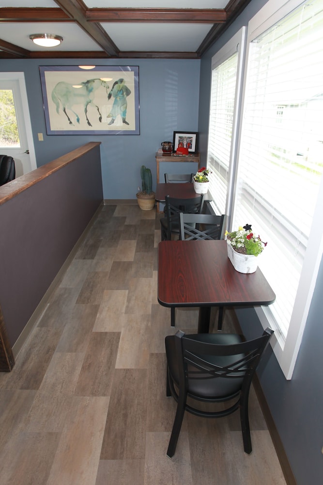 Wolastoq Inn & Suites - photo 2