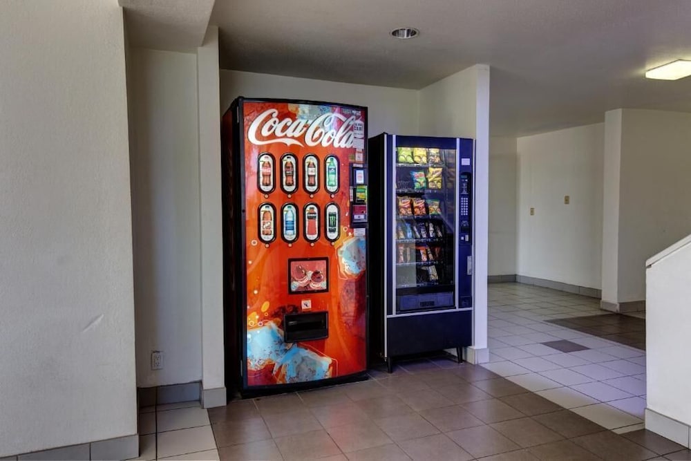 Executive Inn & Suites Hobby - photo 23
