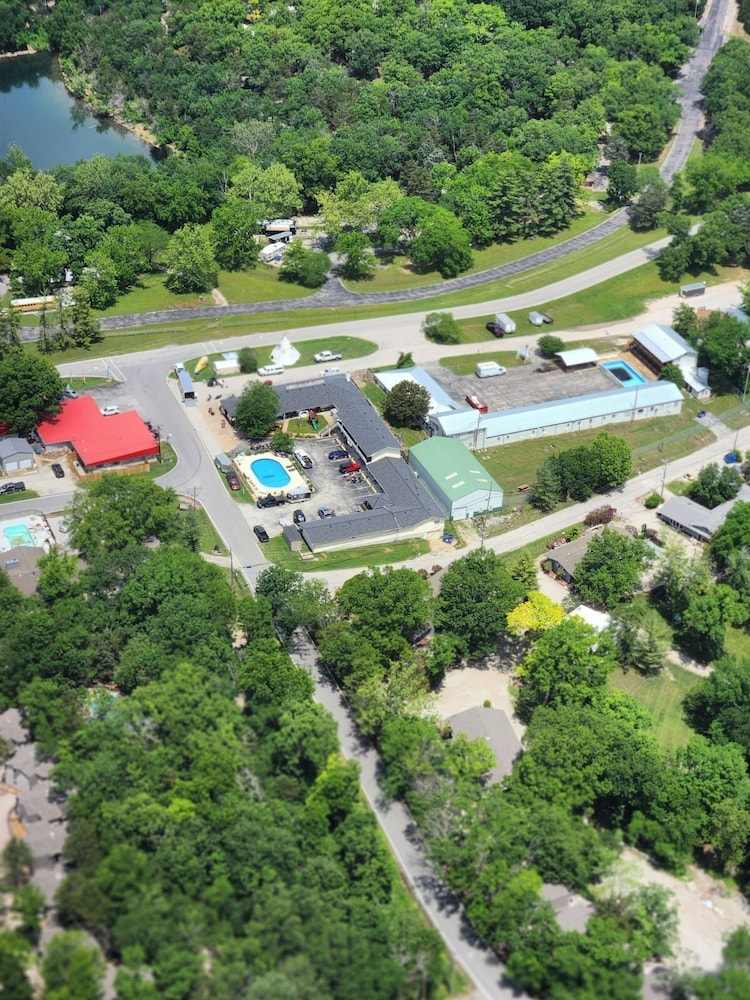 Hunter's Friend Resort - photo 75