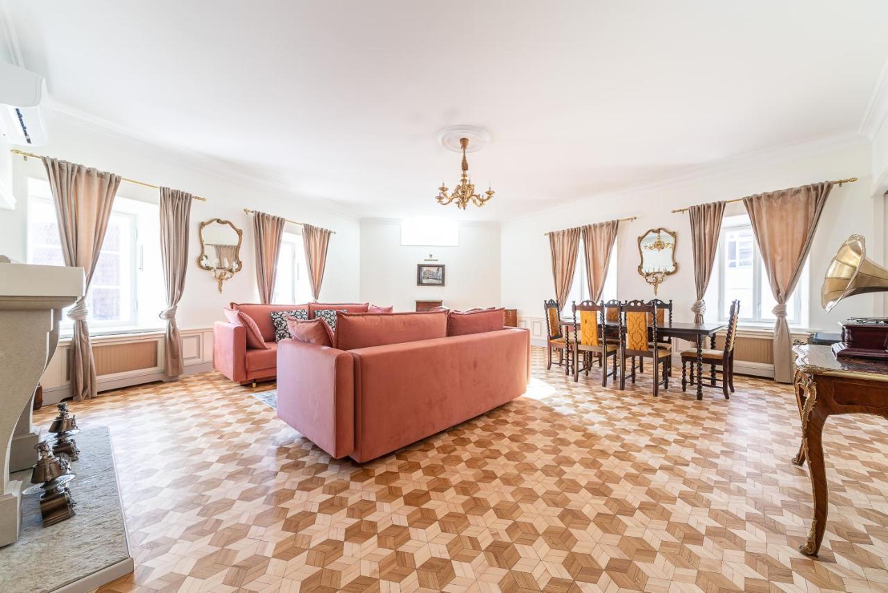 Old Town Demini Apartment