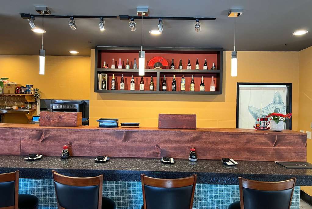 La Quinta Inn & Suites by Wyndham San Francisco Airport West - photo 13