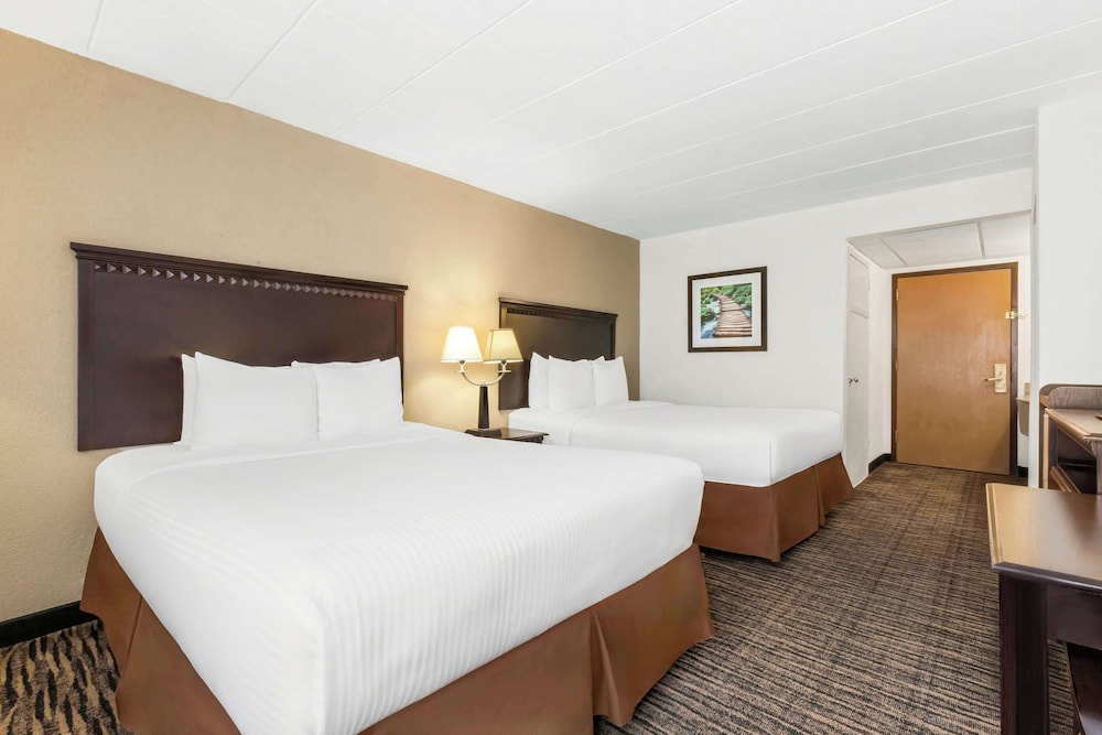 Best Western Hazlet Inn - photo 12
