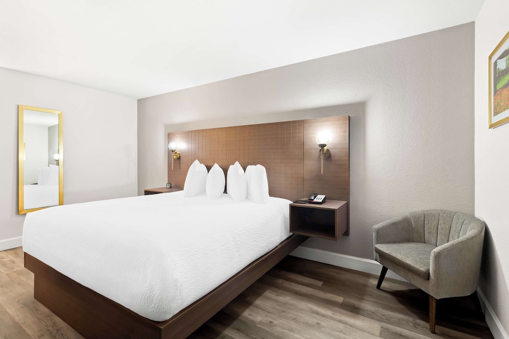 SureStay by Best Western Groves - photo 14