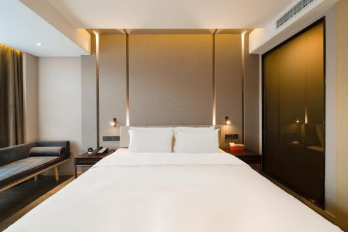 Atour Hotel Dalian North Station Huanan Plaza - last minute hotel in Dalian