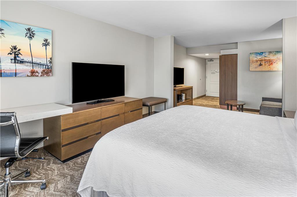 Best Western Valencia Six Flags Inn & Suites - photo 21