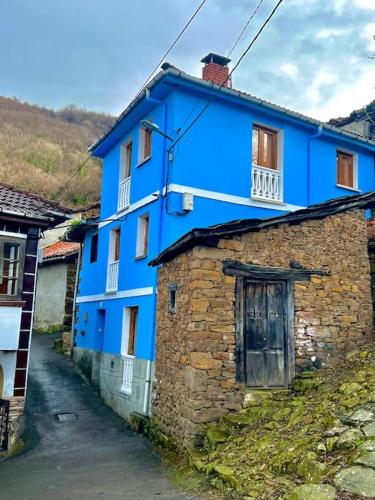 Villadecelis - carbon neutral hotel in Mieres