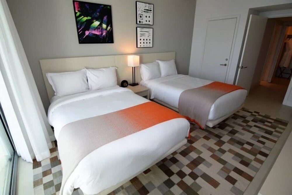 Best Ocean & Bay Views 2 Bed 2 Bath @ Hyde Resort - photo 12